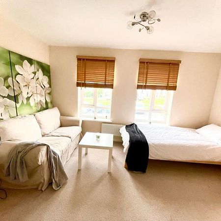 Lakeside Stylish 3 Bedroom House Grays 외부 사진