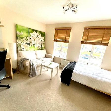 Lakeside Stylish 3 Bedroom House Grays 외부 사진