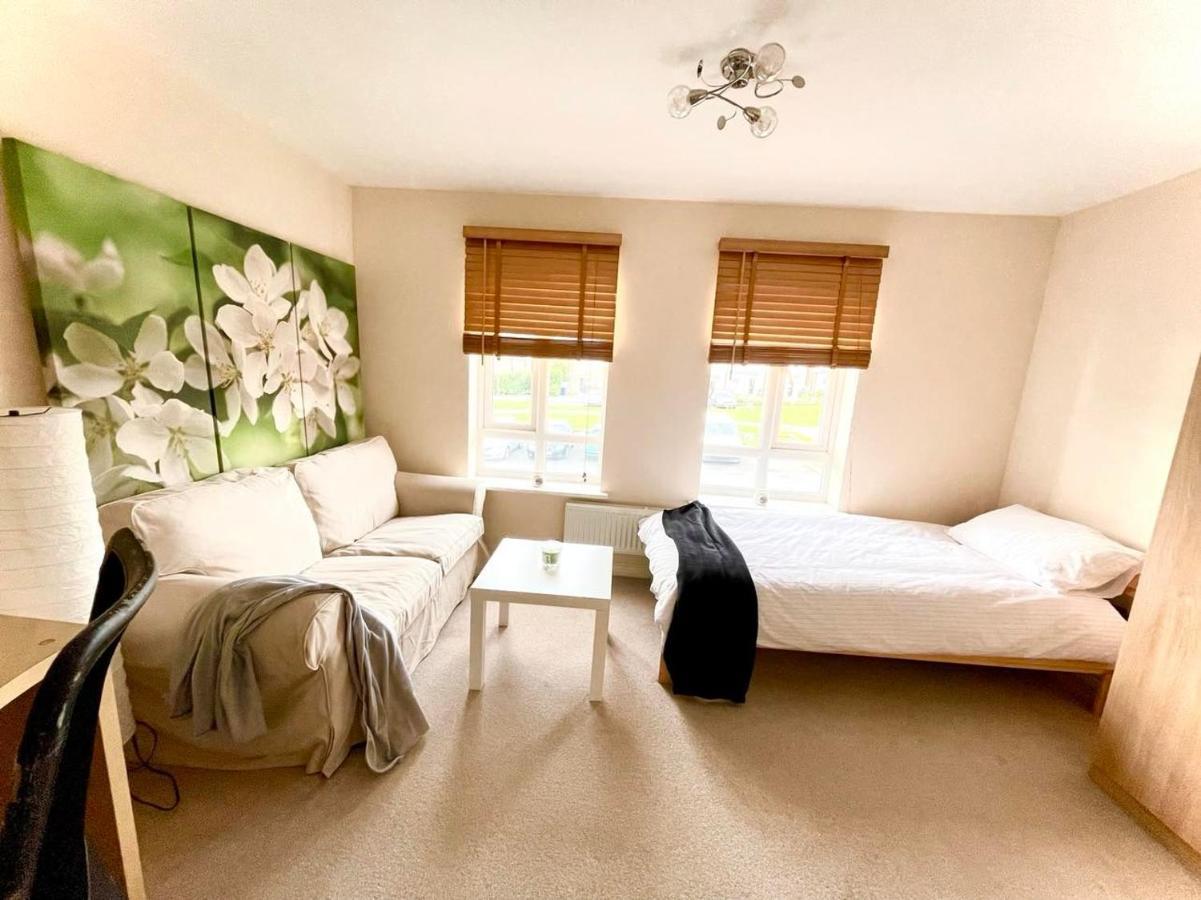 Lakeside Stylish 3 Bedroom House Grays 외부 사진