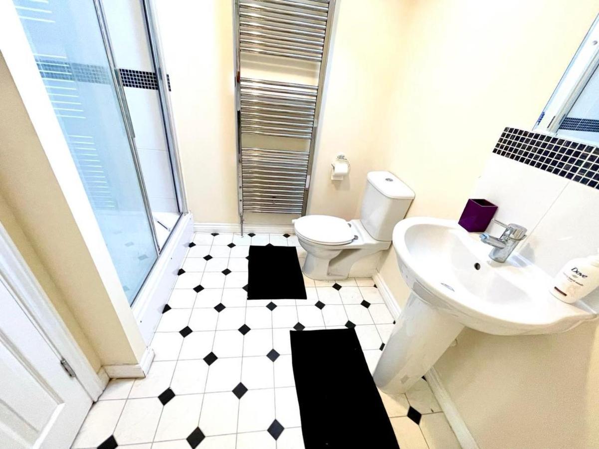 Lakeside Stylish 3 Bedroom House Grays 외부 사진